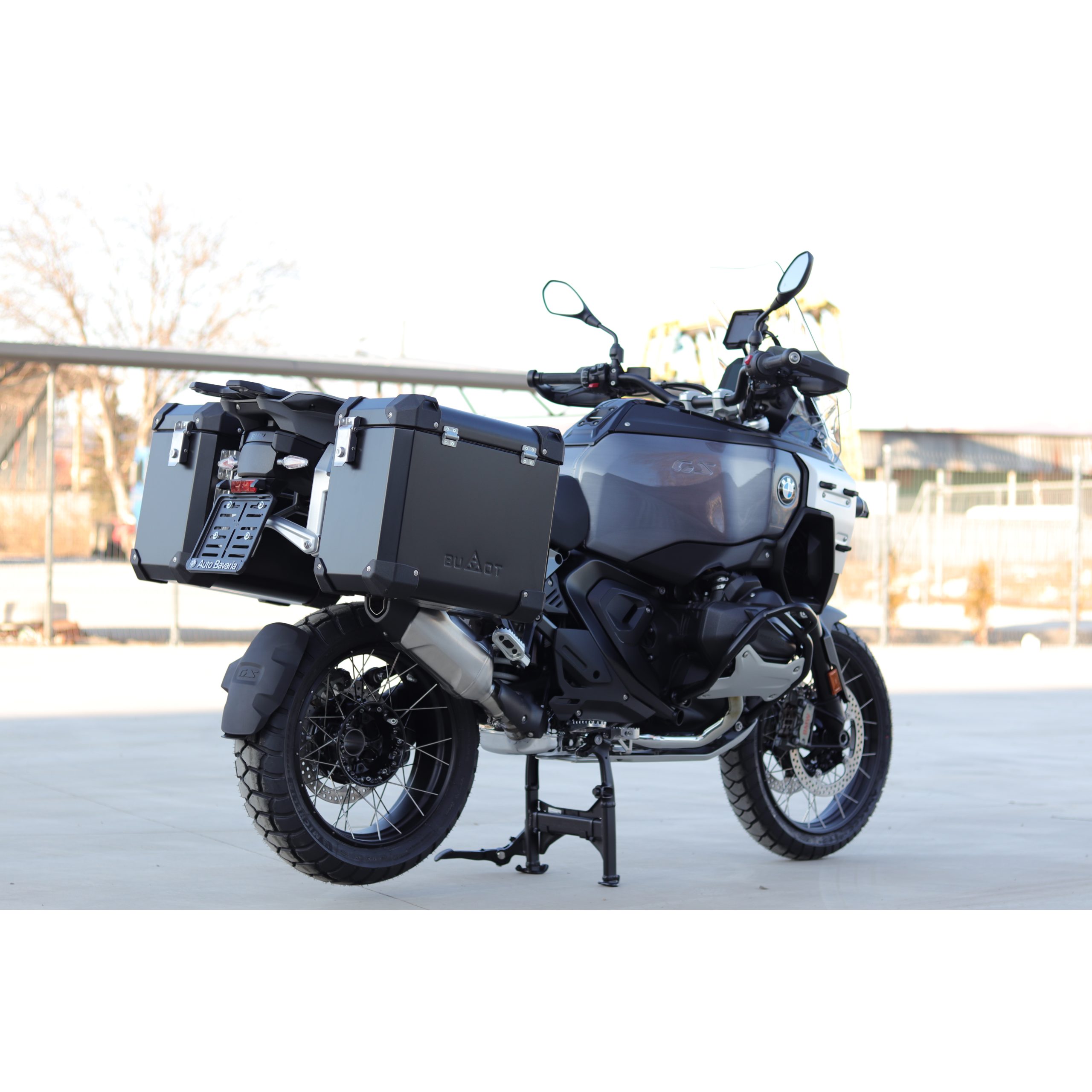 Defender EVO panniers with OEM Frames R1300GSA