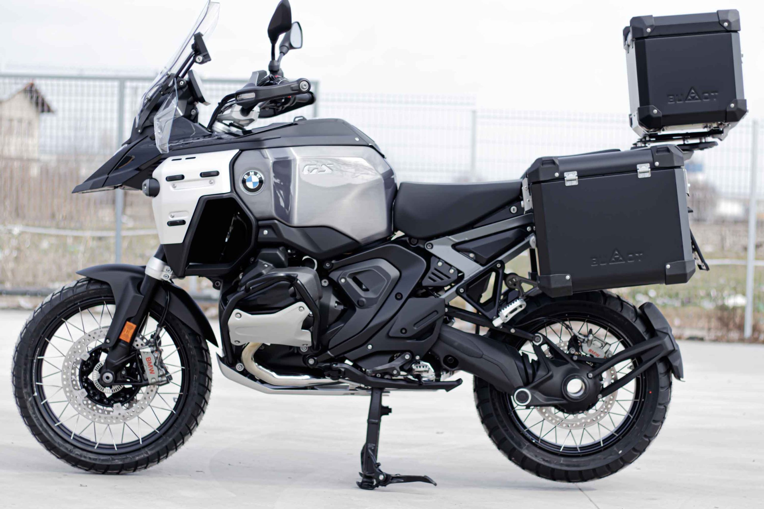 Defender EVO panniers with OEM Frames R1300GSA - Image 2