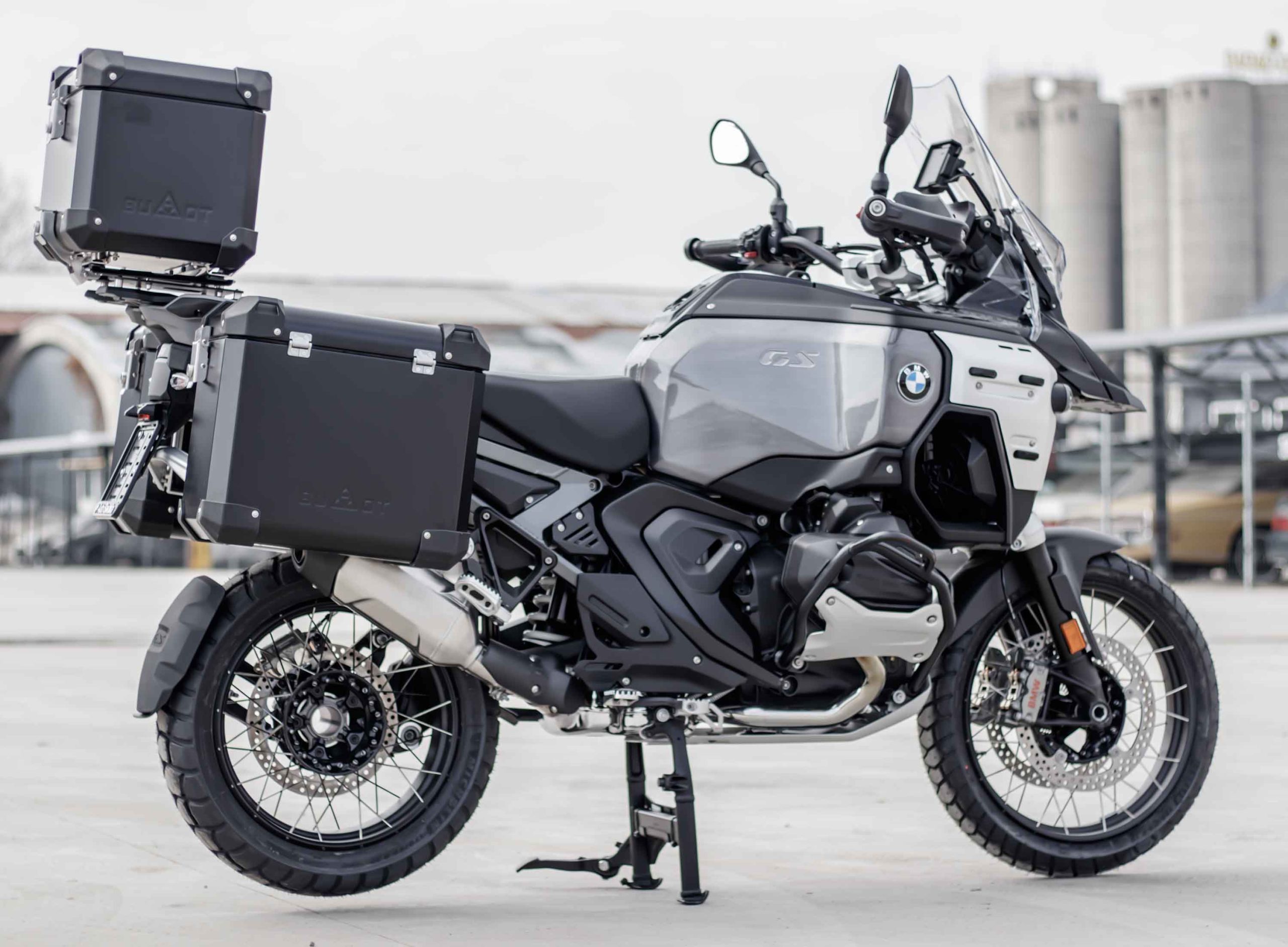 Defender EVO panniers with OEM Frames R1300GSA - Image 4