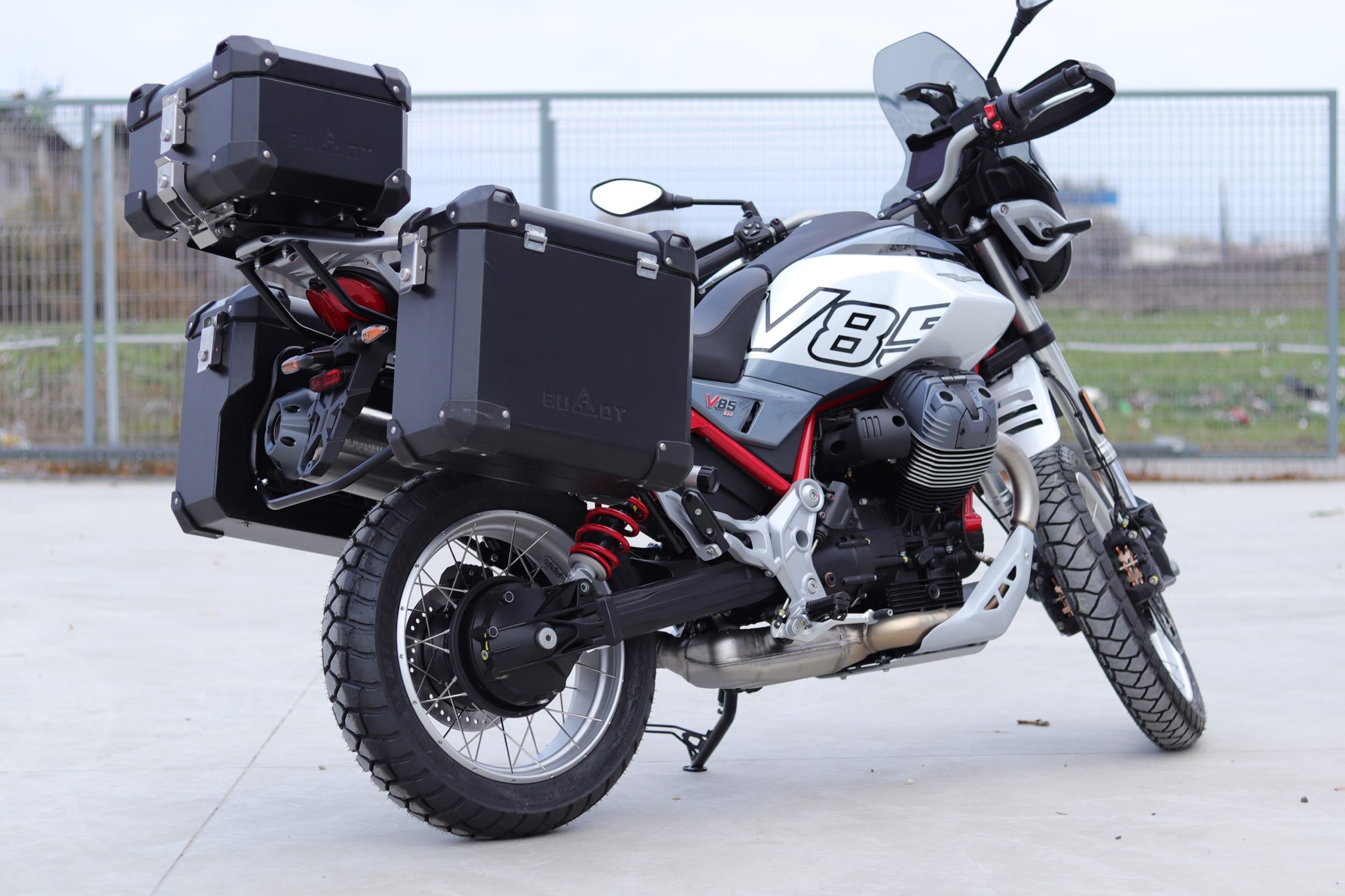 Defender EVO panniers system V85TT 2024 on - Image 7